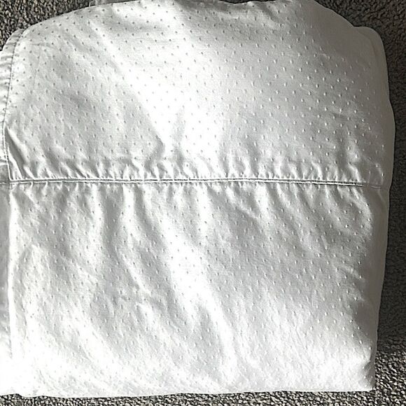 Martha Stewart Queen Egyptian Cotton Flat Sheet  with Textured Polka Dots - Picture 1 of 6